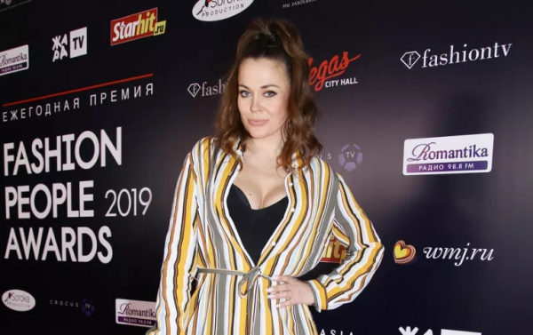 Экс-солистка Hi-Fi Терешина вернулась в шоу-бизнес, несмотря на долг перед ФНС в 487 тысяч