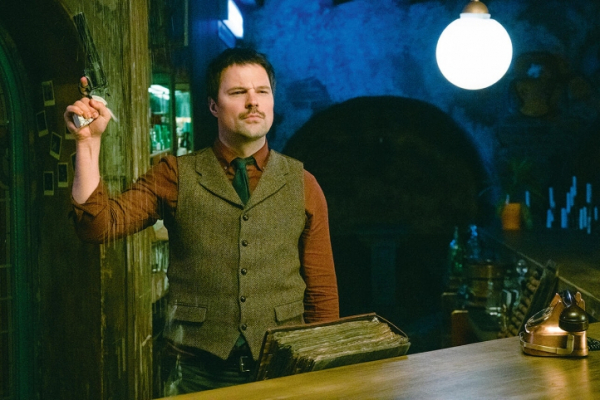 Данила Козловский погружается в игру &quot;русская рулетка&quot;