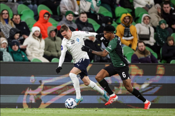 Рами Малек и Эмма Коррин открыто показали свои отношения на Венецианском кинофестивале